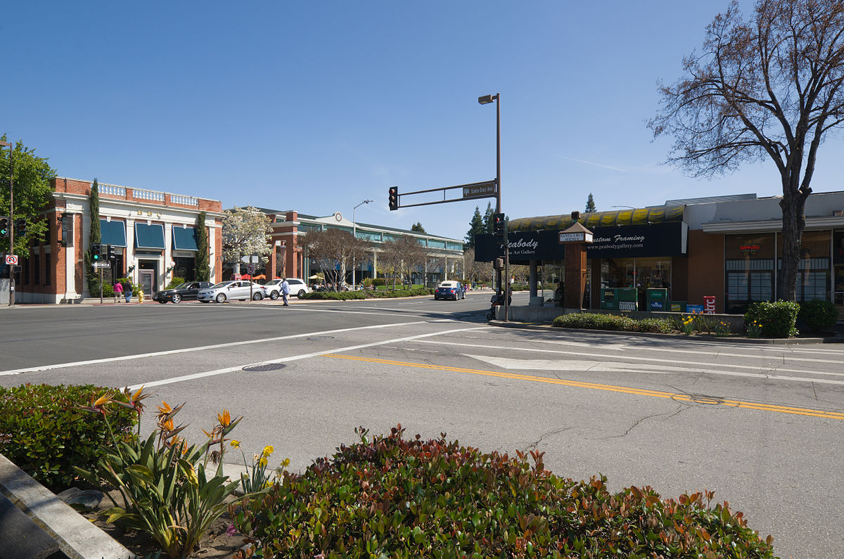 1200px-Downtown_Menlo_Park_California